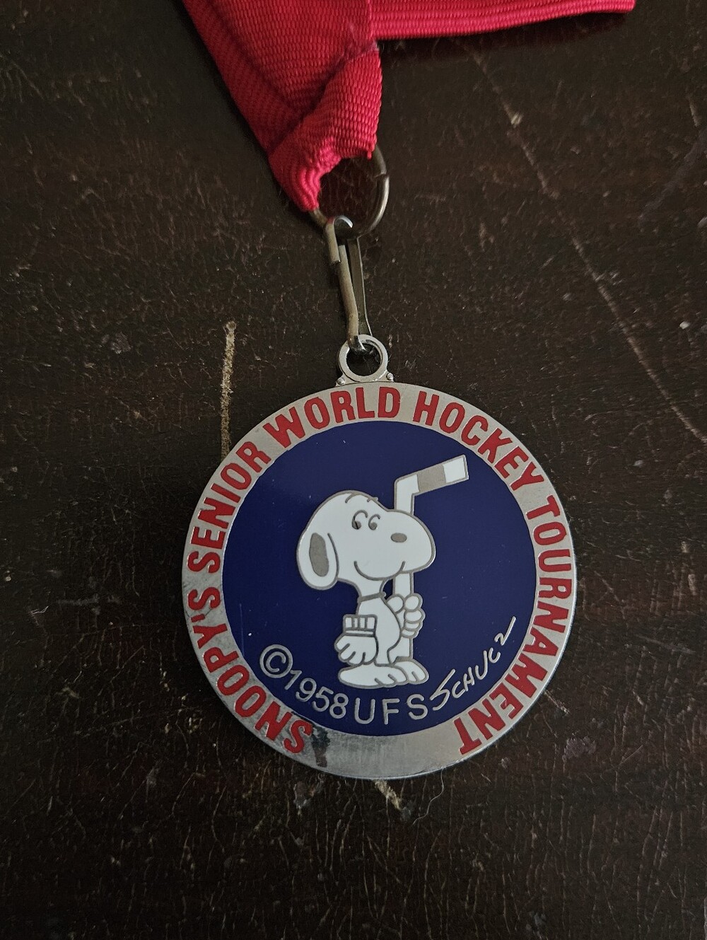 1958 Snoopy Senior World Hockey Tournament Medal Silver Peanuts USA Hockey 2"